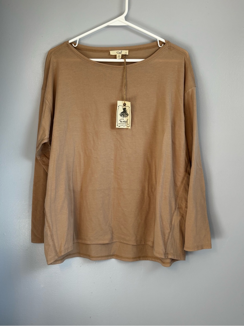 easel Long Sleeve Top in Taupe. Sz S. NWT